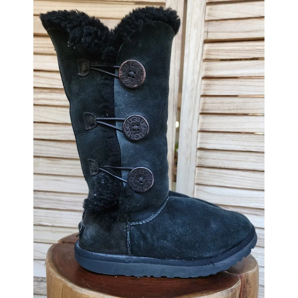 UGG Sz 6 Y2K Black Suede Sheepskin Bailey Button Triplet Tall Boots Winter Cozy